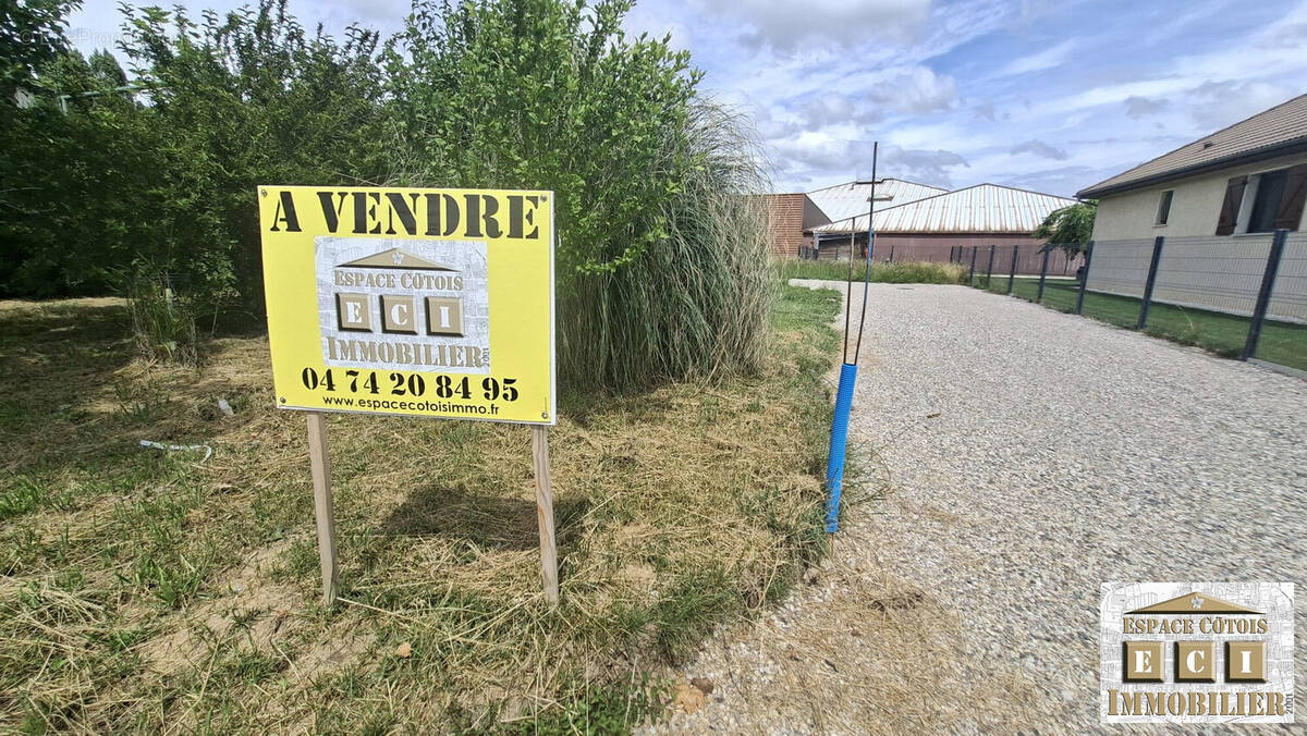 Terrain à LA COTE-SAINT-ANDRE