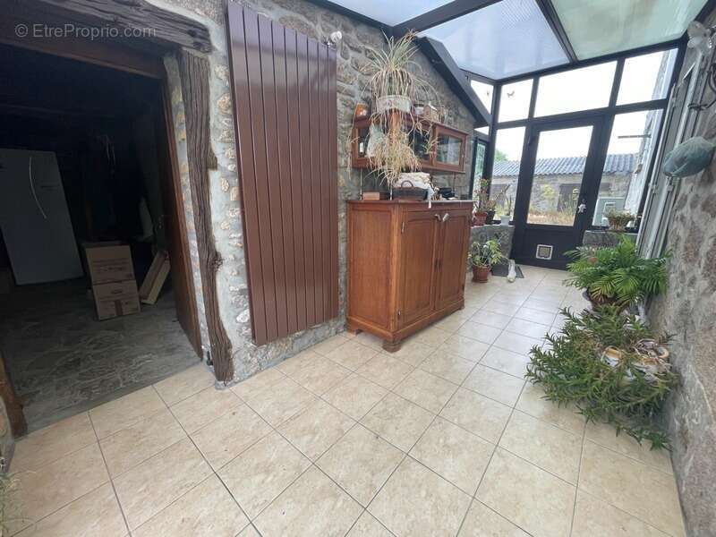 Maison  sur 8853 m2  avec étang, jardin plat et dépendances - photo 15
