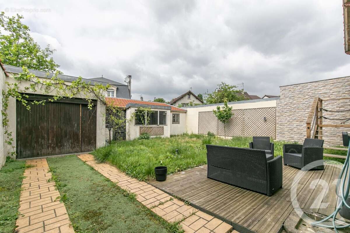 Maison à SAINT-MAUR-DES-FOSSES