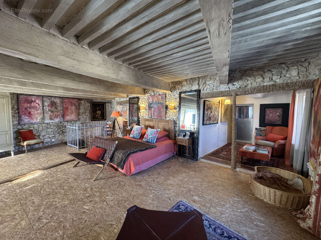 Maison à REVEST-DU-BION