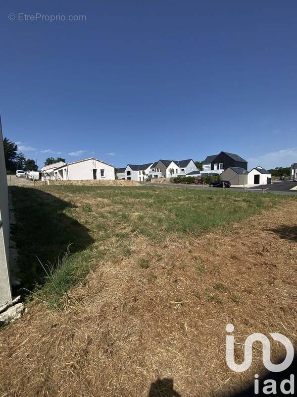 Photo 1 - Terrain à TALMONT-SAINT-HILAIRE