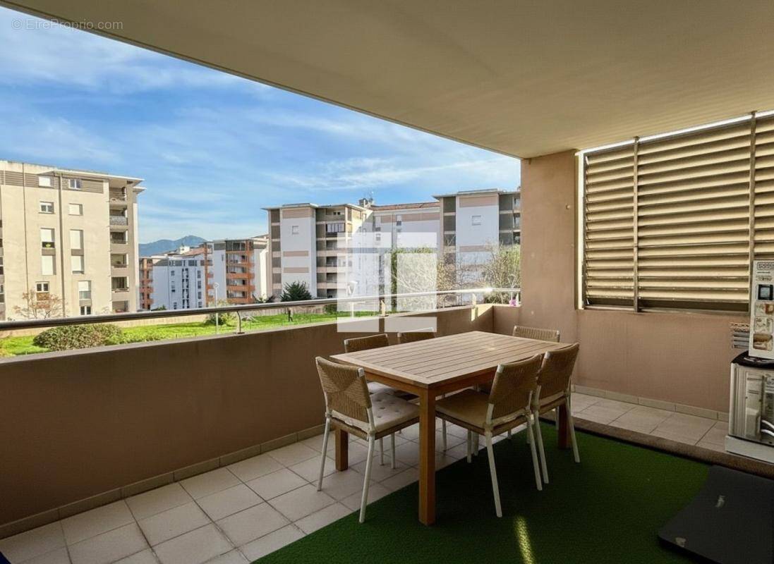 Appartement à SARROLA-CARCOPINO