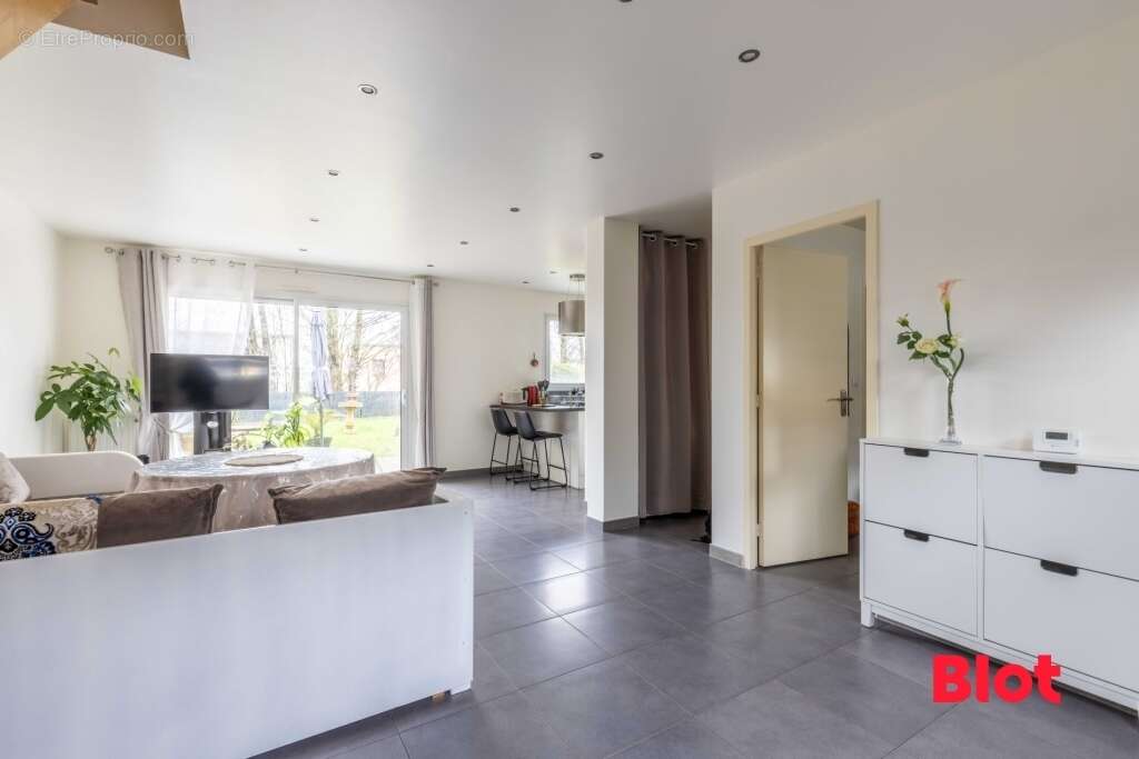 Maison à CORPS-NUDS