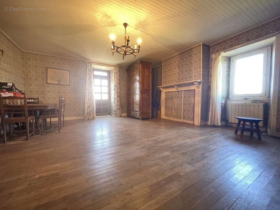 Maison à RILHAC-XAINTRIE