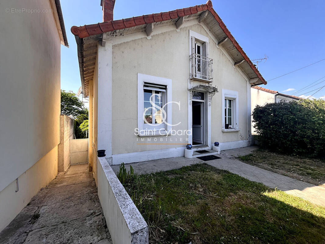 Maison à GOND-PONTOUVRE