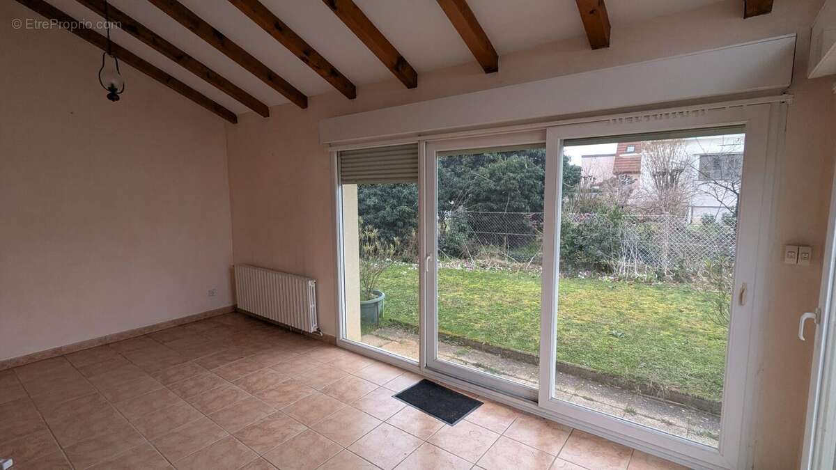 Appartement à CHENOVE