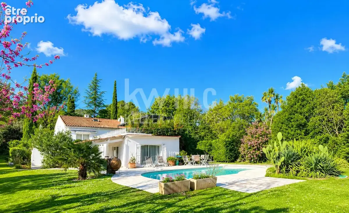 Maison à ROQUEFORT-LES-PINS