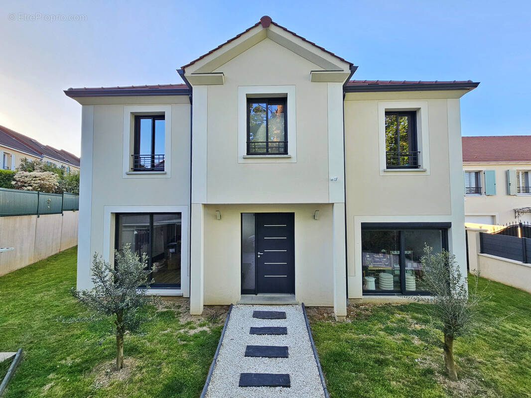 Maison à VILLECRESNES