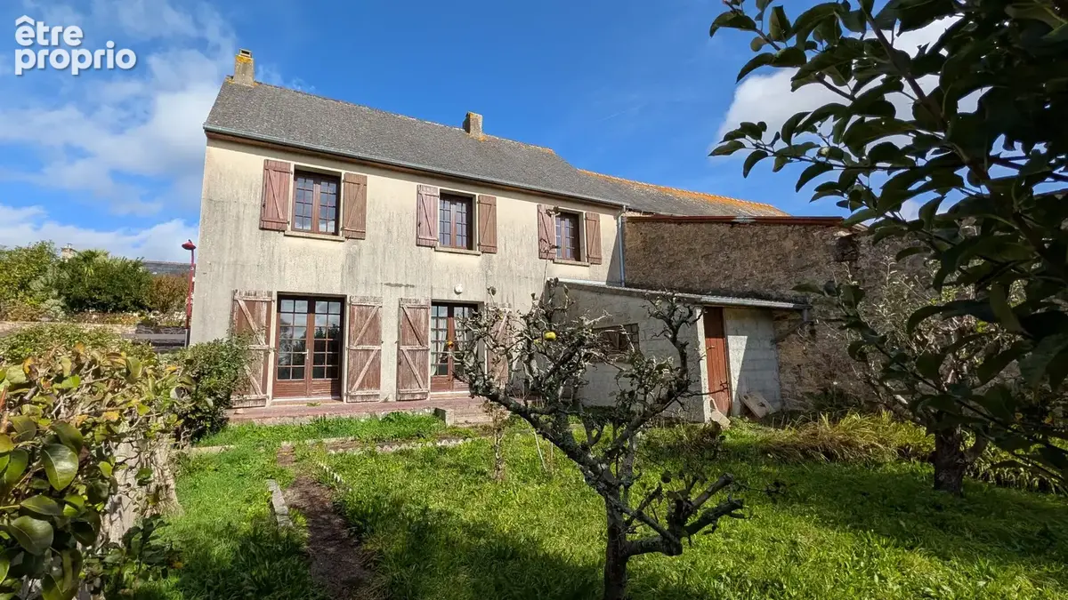 Jolie maison de bourg, son agréable jardin et ses dépendances - photo 1