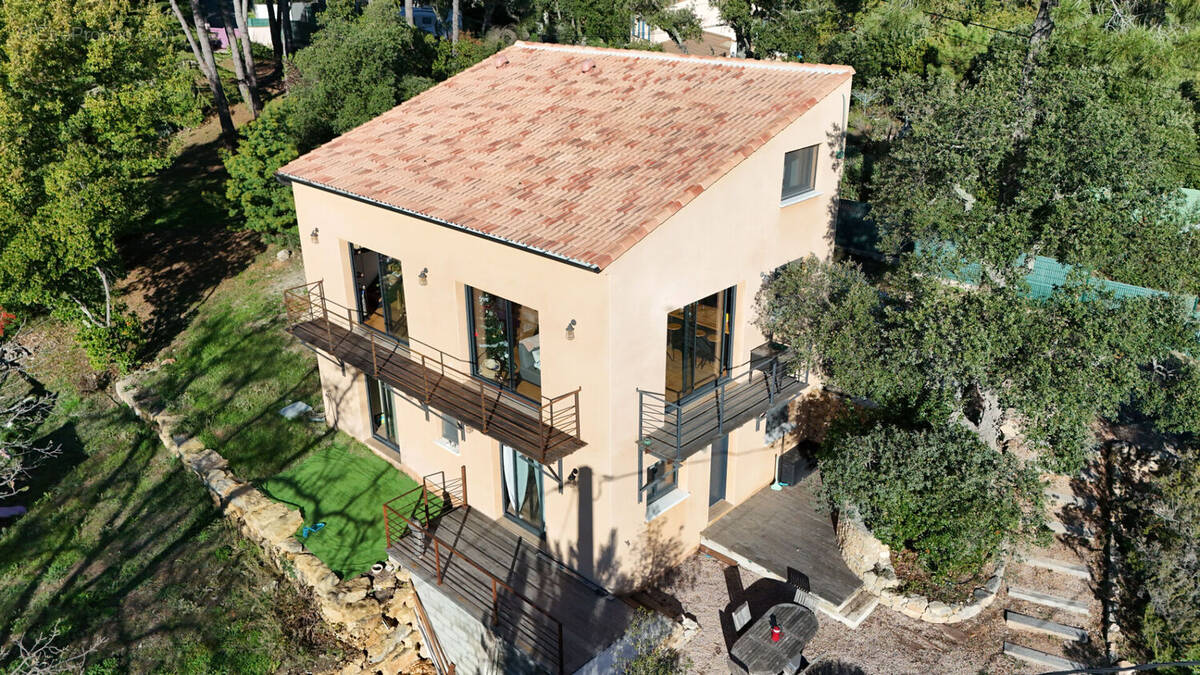 Maison à LES ADRETS-DE-L&#039;ESTEREL