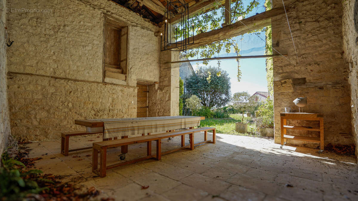 Maison à LACOUR