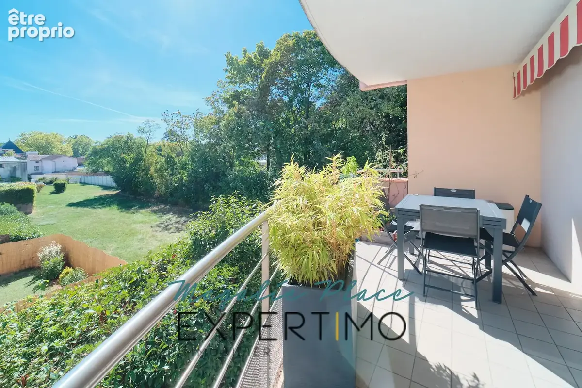 Appartement à SAINT-GENIS-LAVAL
