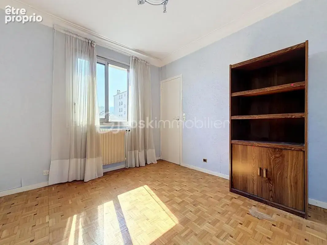 Appartement T5 (en T4) au DERNIER ÉTAGE avec balcon + cave - photo 6