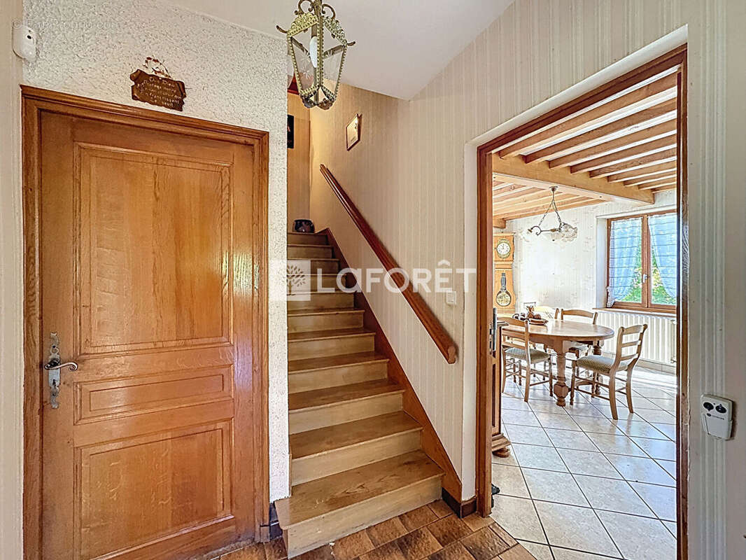 Maison 6 pièce(s) 182 m2 - photo 4
