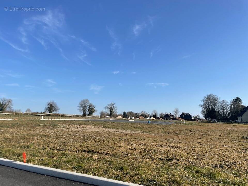 Terrain à SAINT-BENOIT-D'HEBERTOT