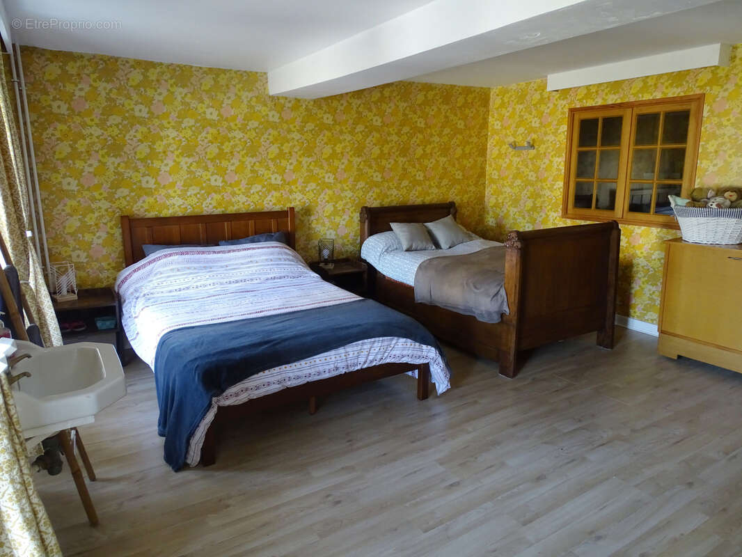 Maison à MONTIGNY-SUR-AUBE