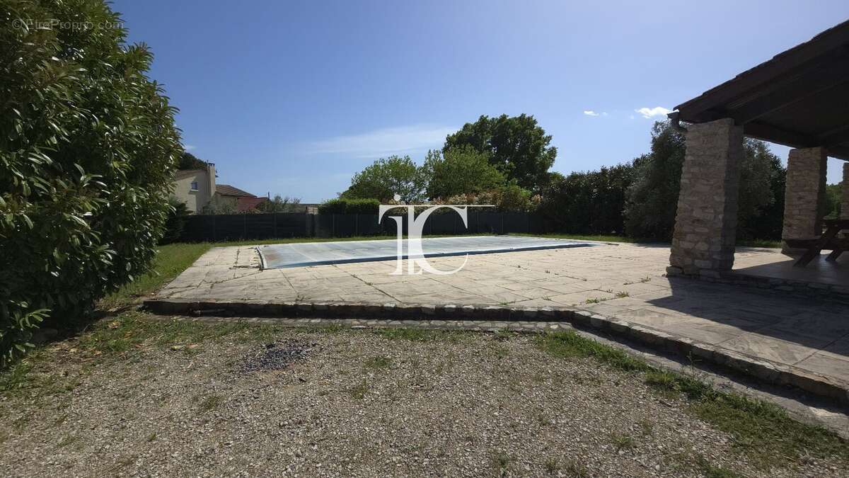 Maison à BERRIAS-ET-CASTELJAU