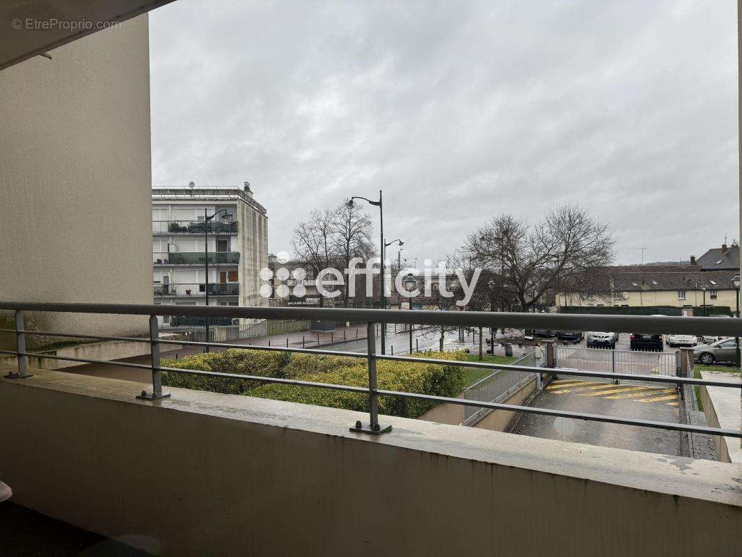Appartement à CORBEIL-ESSONNES