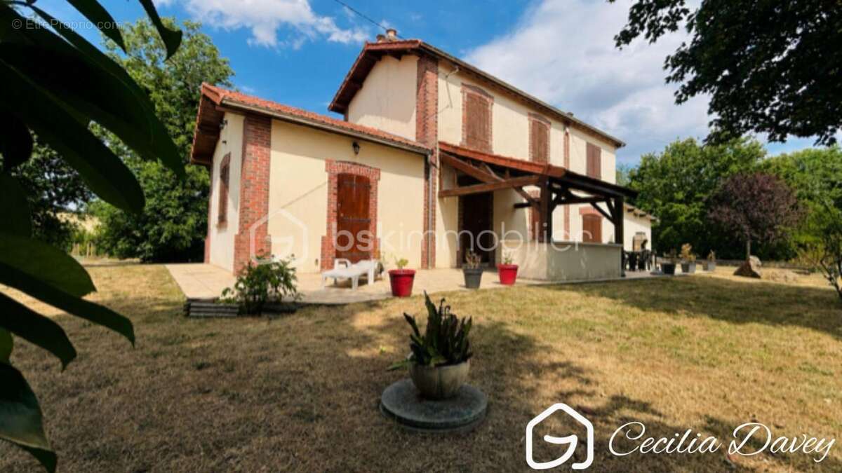 *** Nouveauté : Véritable coup de cœur pour cette propriété de caractère rare, mêlant authenticité, confort et sérénité, offrant - photo 3