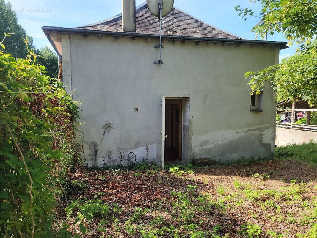 Maison à VILLAINES-LES-ROCHERS