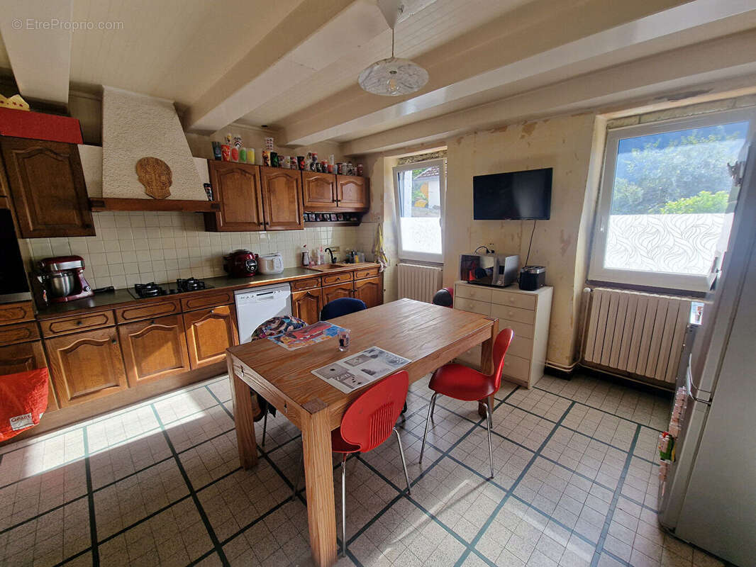 Maison à LES NEYROLLES