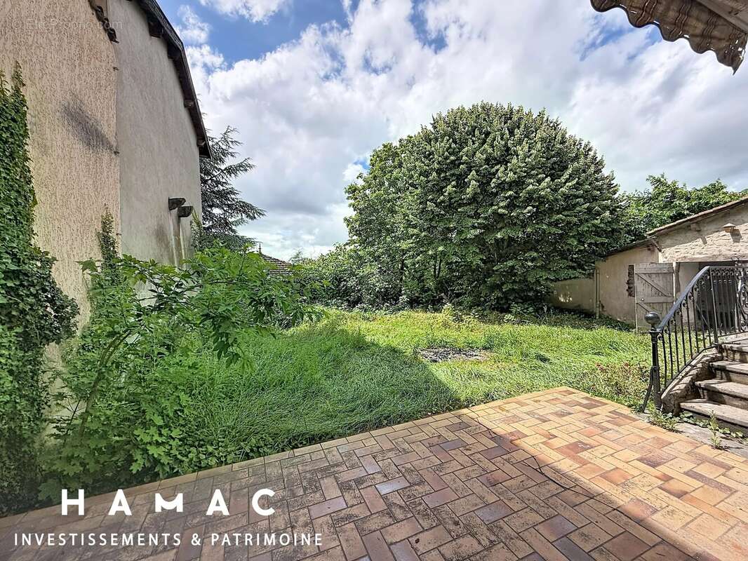 Appartement à GREZIEU-LA-VARENNE