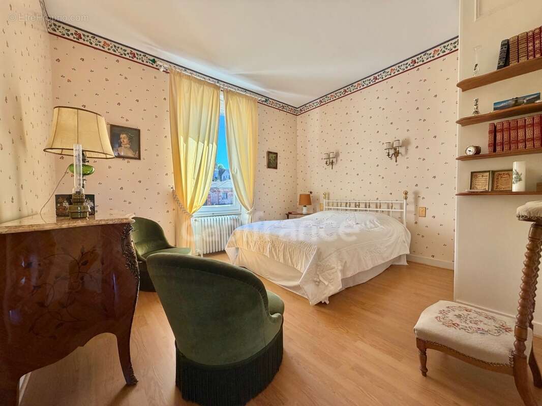 Ensemble immobilier : maison + appartement independant + garage de 135m2 + dependances et terrain clos – rare sur le secteur - photo 16