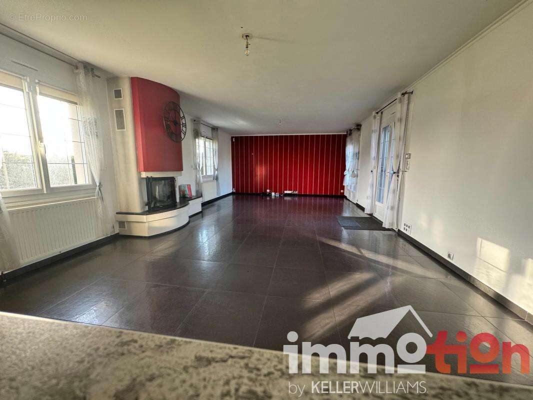 Maison à SAINT-QUENTIN-LA-MOTTE-CROIX-AU-BAILLY