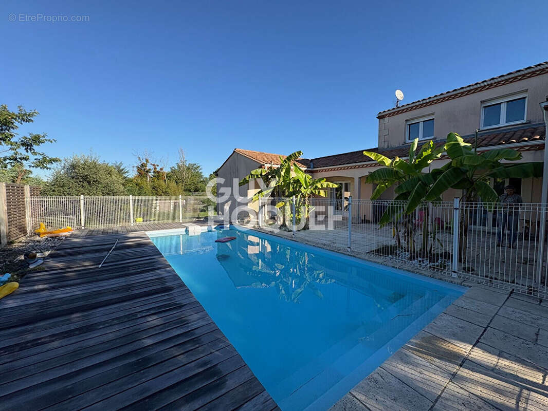 Maison à VILLENAVE-D&#039;ORNON