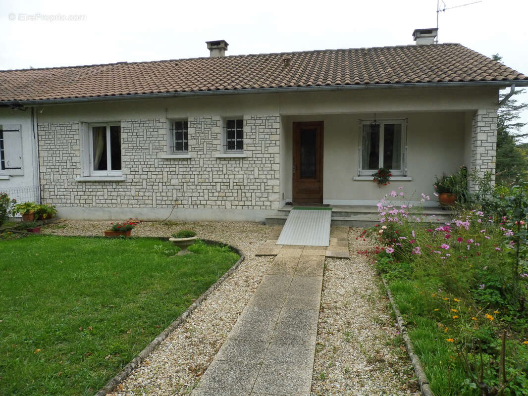 Riberac proche commerces - photo 6