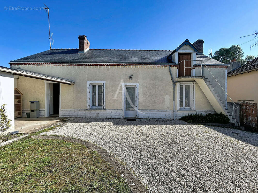 Maison à THOUARCE