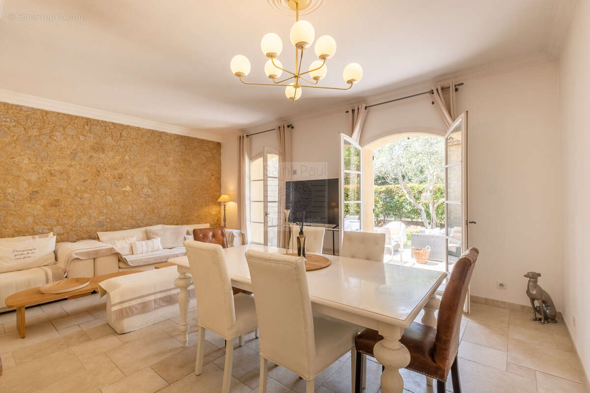 Superbe appartement - grand standing - 110m2 - Cagnes sur Mer - photo 8