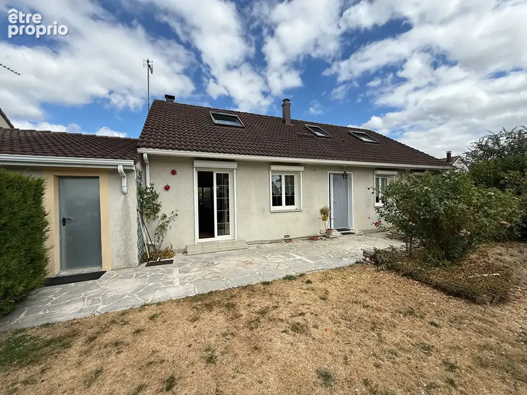 Maison à LE PERRAY-EN-YVELINES