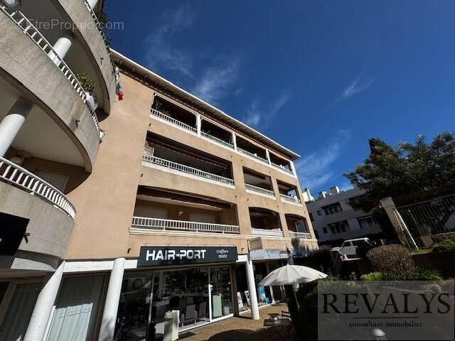 Appartement à CARQUEIRANNE