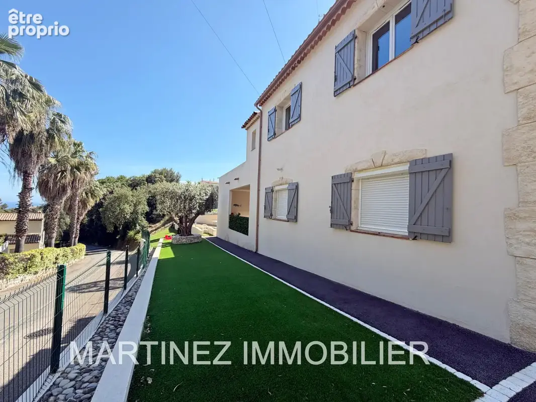 Cagnes-sur-Mer Pain de Sucre   Villa  rénovée de 236 m2 avec piscine, appartement indépendant et aperçu mer - photo 16