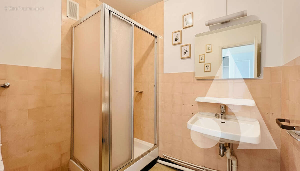 Appartement f3 avec cave et parking privé fermé - photo 8