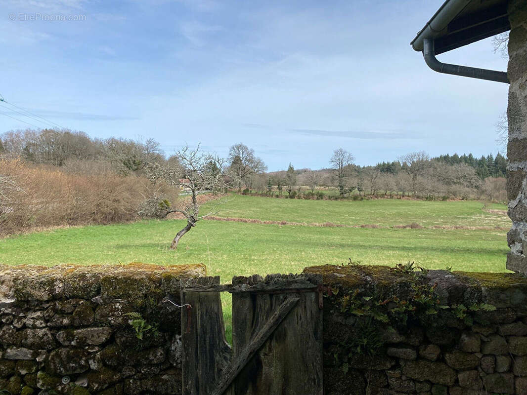 Maison à COMPREIGNAC