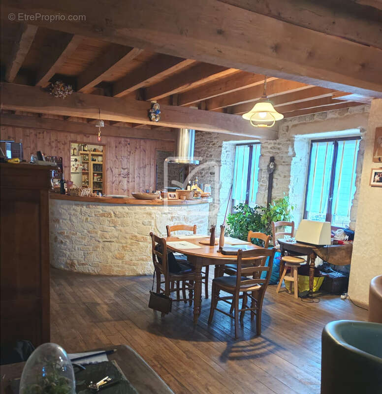 Maison à CUZANCE