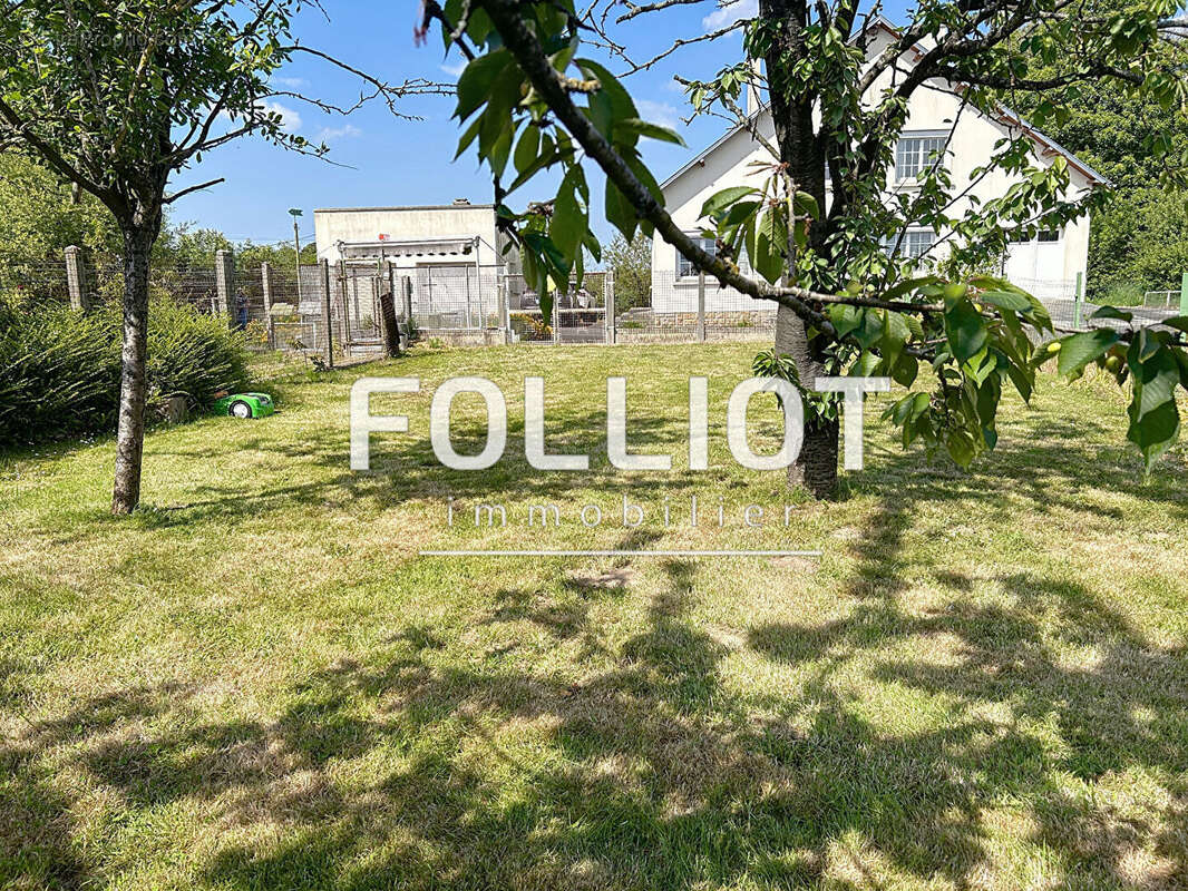 A VENDRE Maison Montviron 9 pièce(s) 142 m2 - photo 14