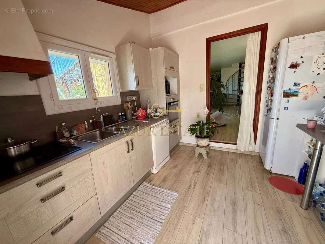 Maison à PEILLE
