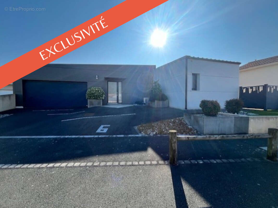 Maison à TREMENTINES