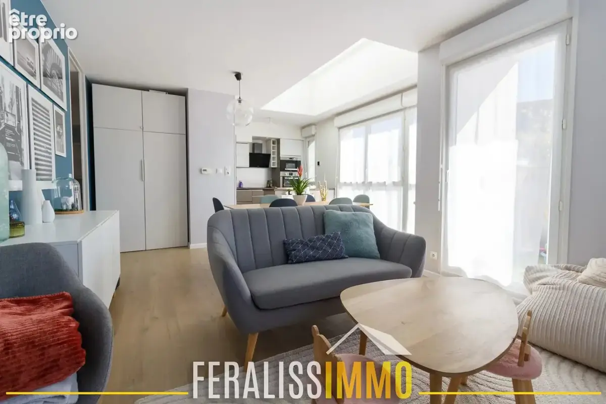 Superbe duplex, 3 chambres, 3 exterieurs ! - photo 3