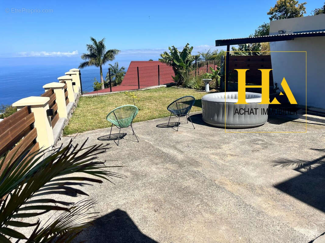 Maison à LES TROIS-BASSINS