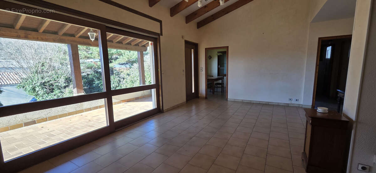Maison familiale avec 6 chambres et grand terrain - photo 9