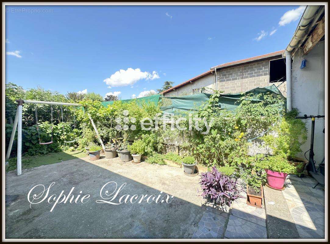 Maison à SALAISE-SUR-SANNE