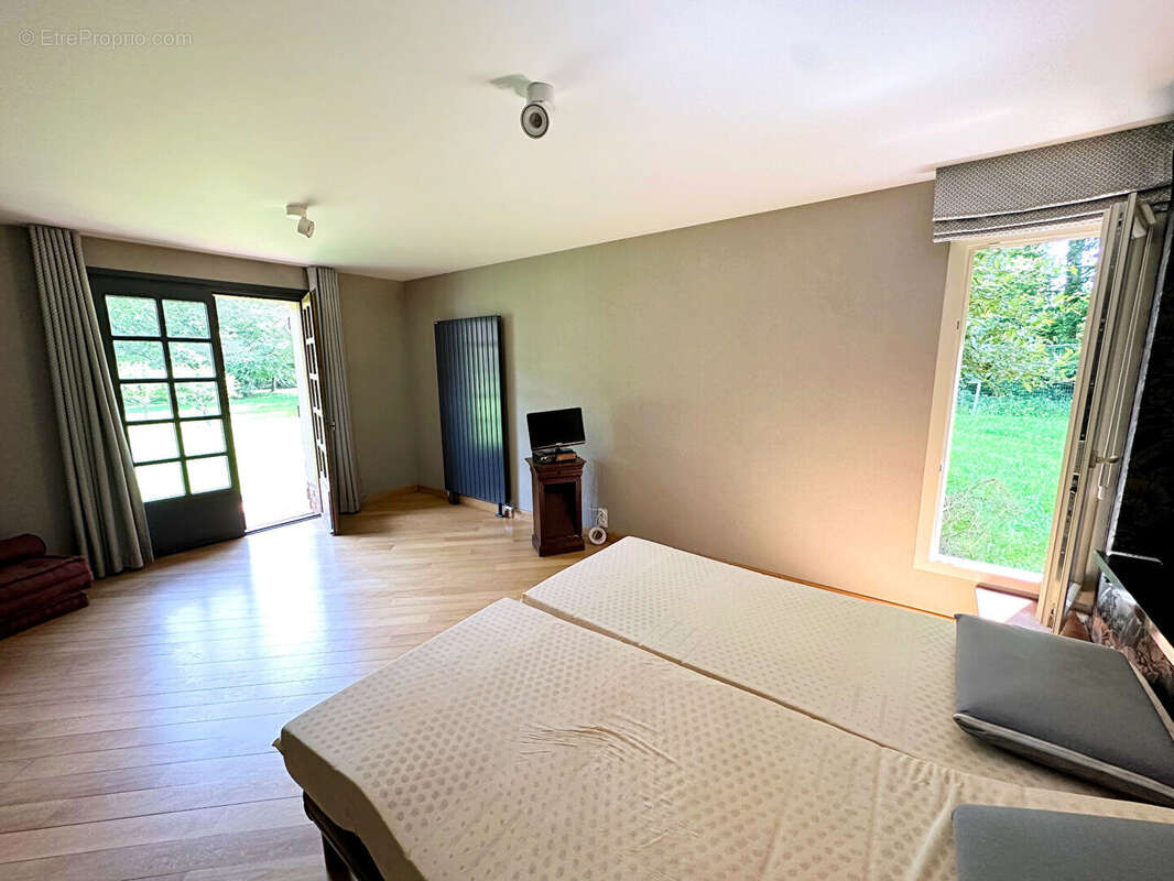 Maison à LA VENDUE-MIGNOT