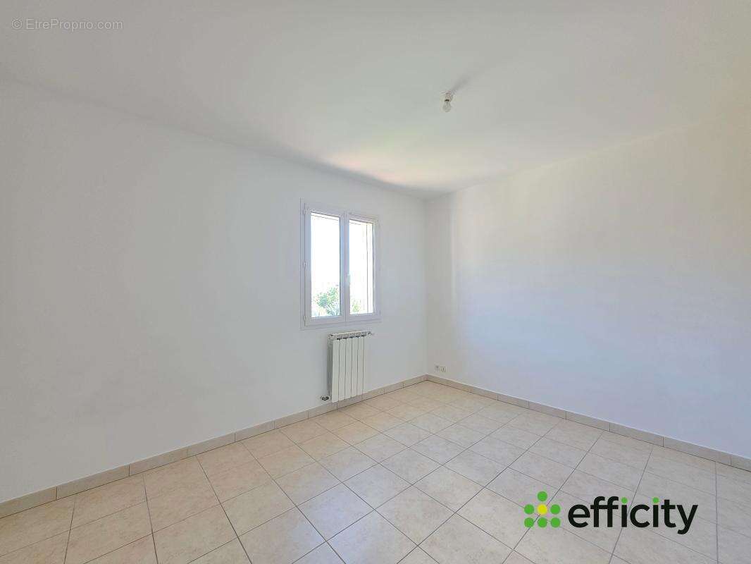 Maison à REVEST-DU-BION