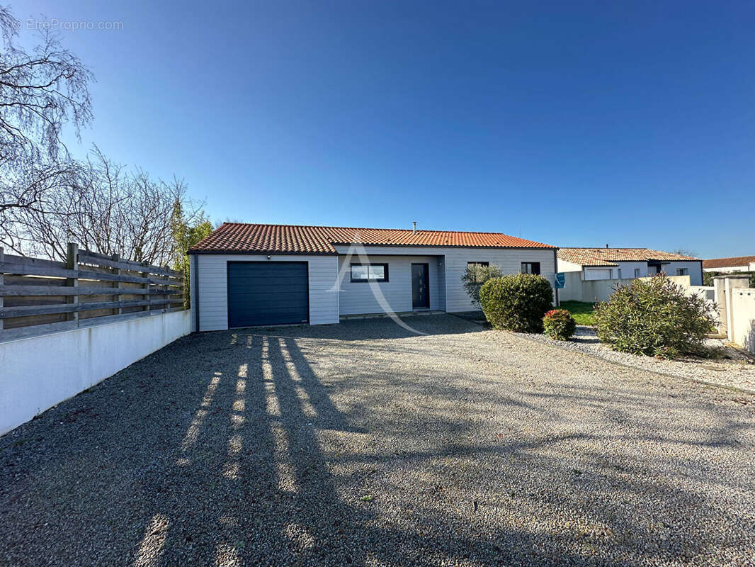 Maison à LA CHAPELLE-PALLUAU