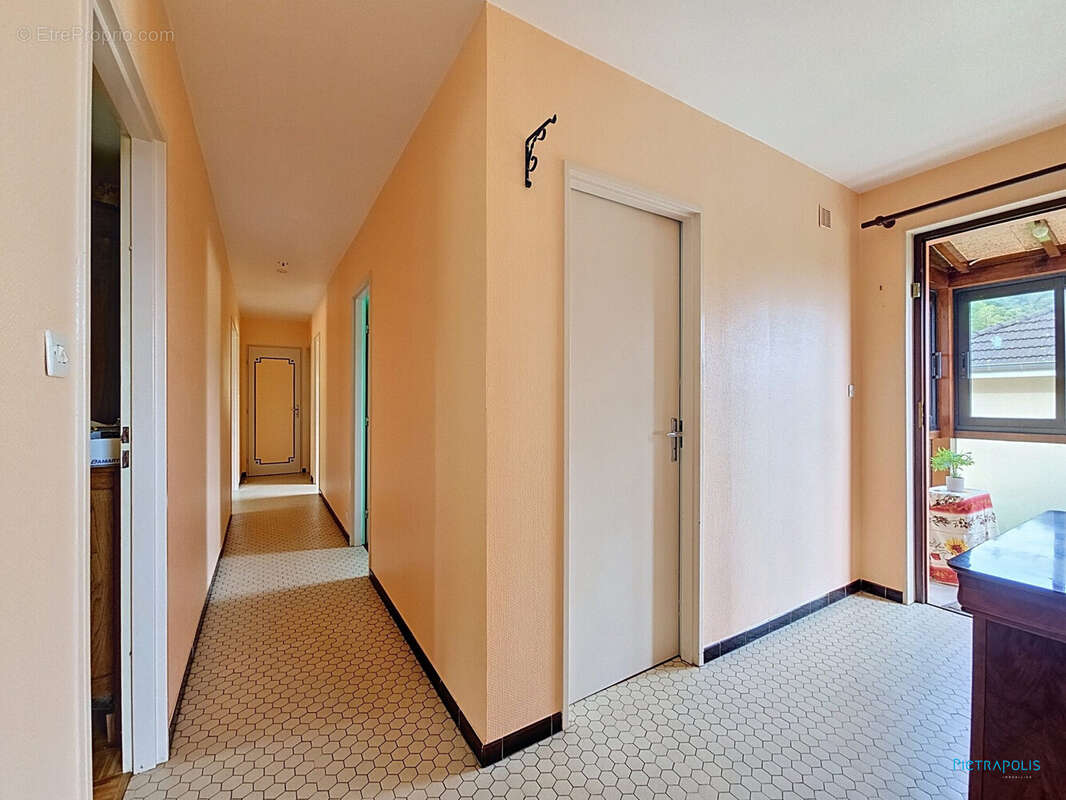 Maison 94 m² à Bourgoin-Jallieu  - photo 6