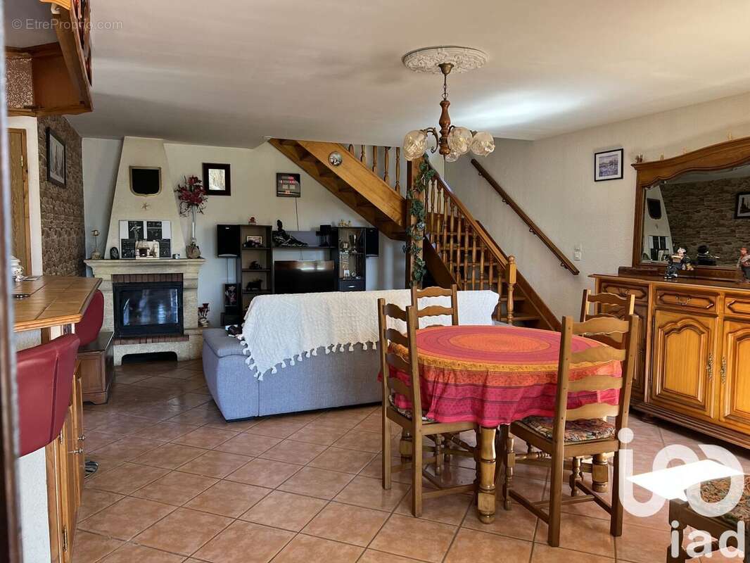 Photo 4 - Maison à GENELARD